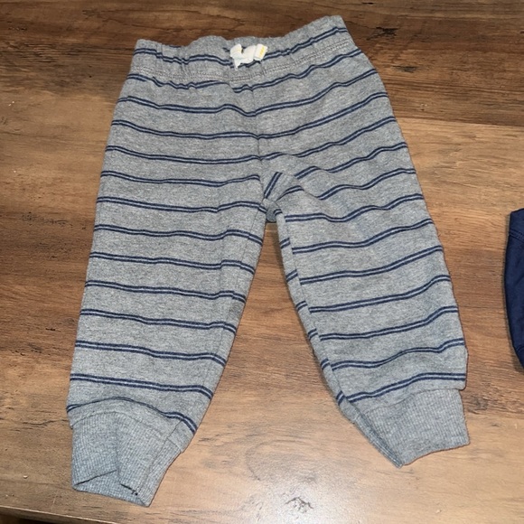 Carter’s outfit 12 months - Picture 2 of 4